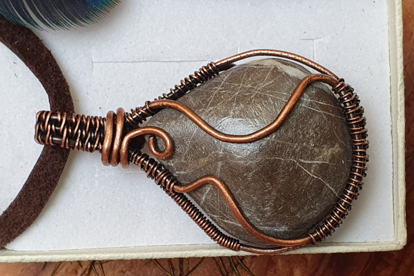 Náhrdelník - autorský  drátkovaný šperk s Mramorem