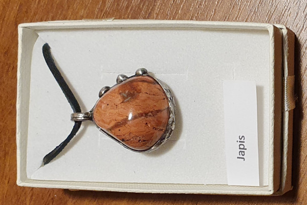 Náhrdelník - autorský  cínovaný šperk s Jaspisem